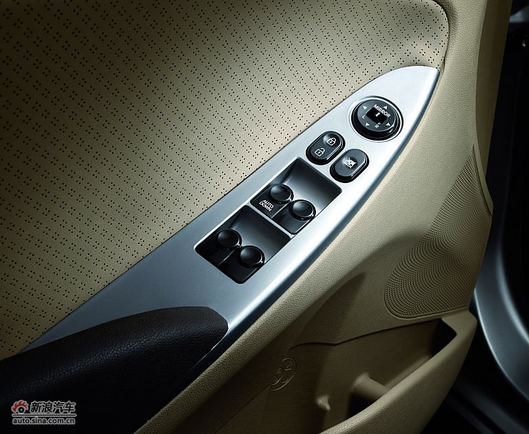 北京现代瑞纳-内饰细节