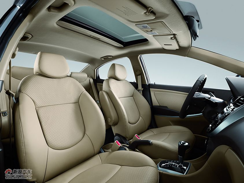 北京现代瑞纳-内饰细节