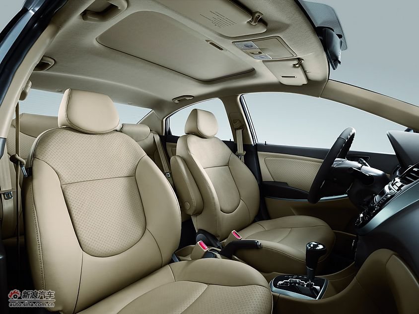 北京现代瑞纳-内饰细节