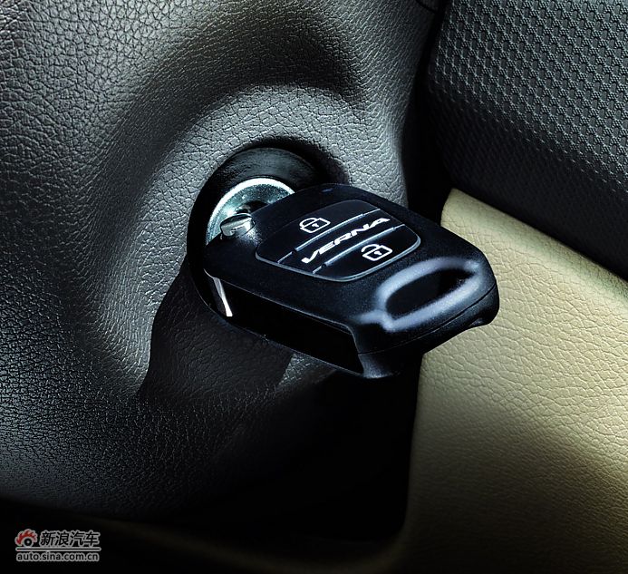 北京现代瑞纳-内饰细节