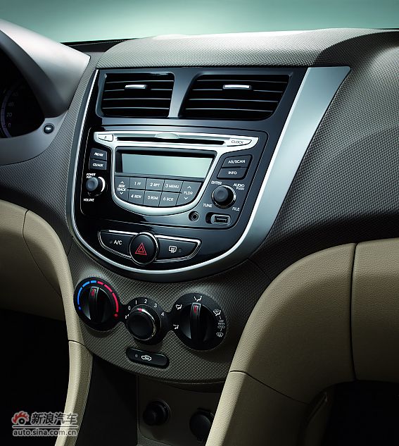 北京现代瑞纳-内饰细节