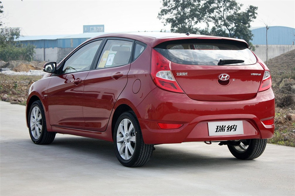 2011款瑞纳两厢1.4自动豪华型