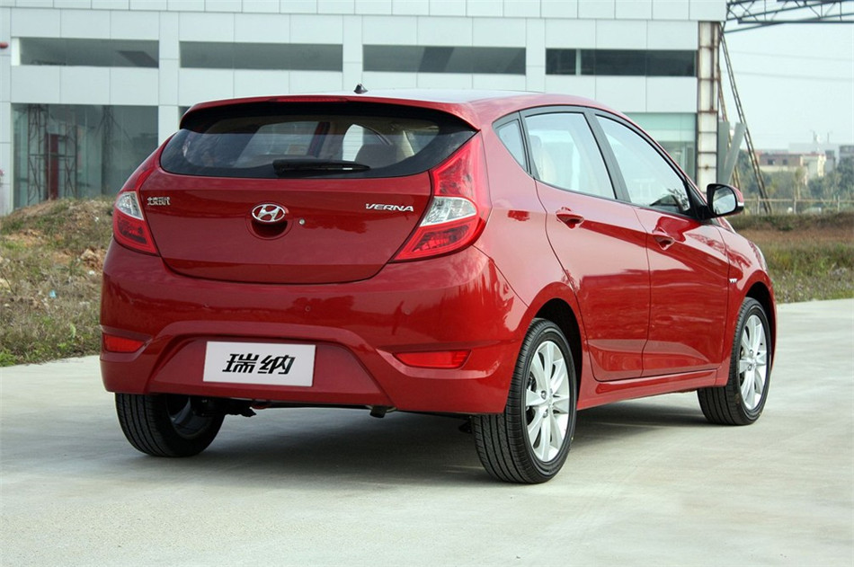 2011款瑞纳两厢1.4自动豪华型