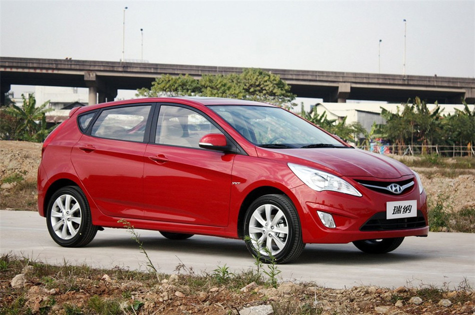 2011款瑞纳两厢1.4自动豪华型