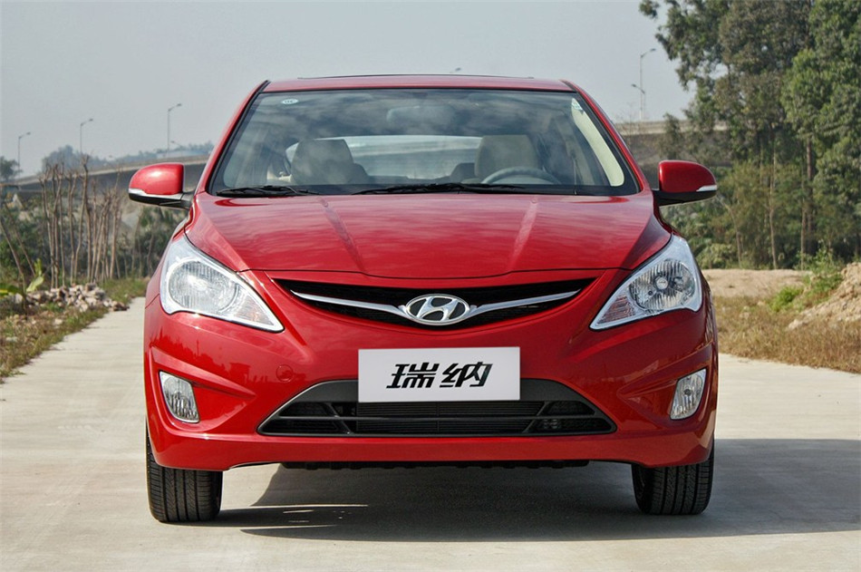 2011款瑞纳两厢1.4自动豪华型
