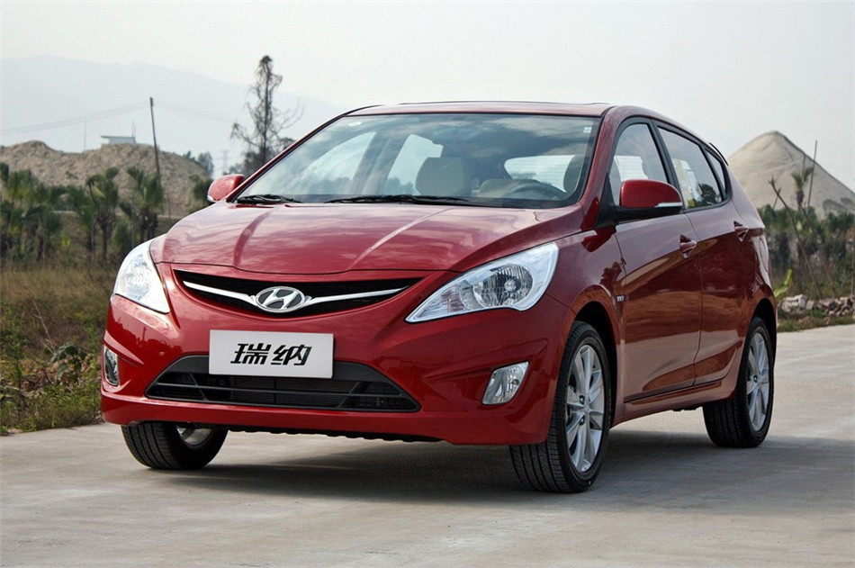 2011款瑞纳两厢1.4自动豪华型