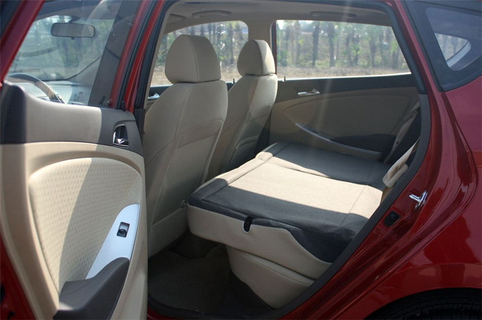 2011款瑞纳两厢1.4自动豪华型