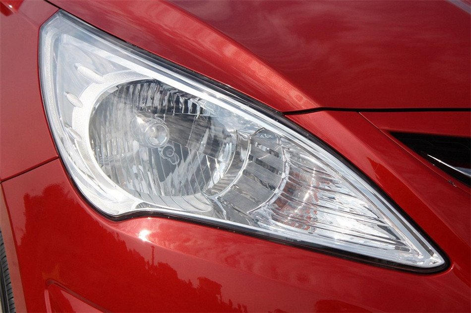 2011款瑞纳两厢1.4自动豪华型