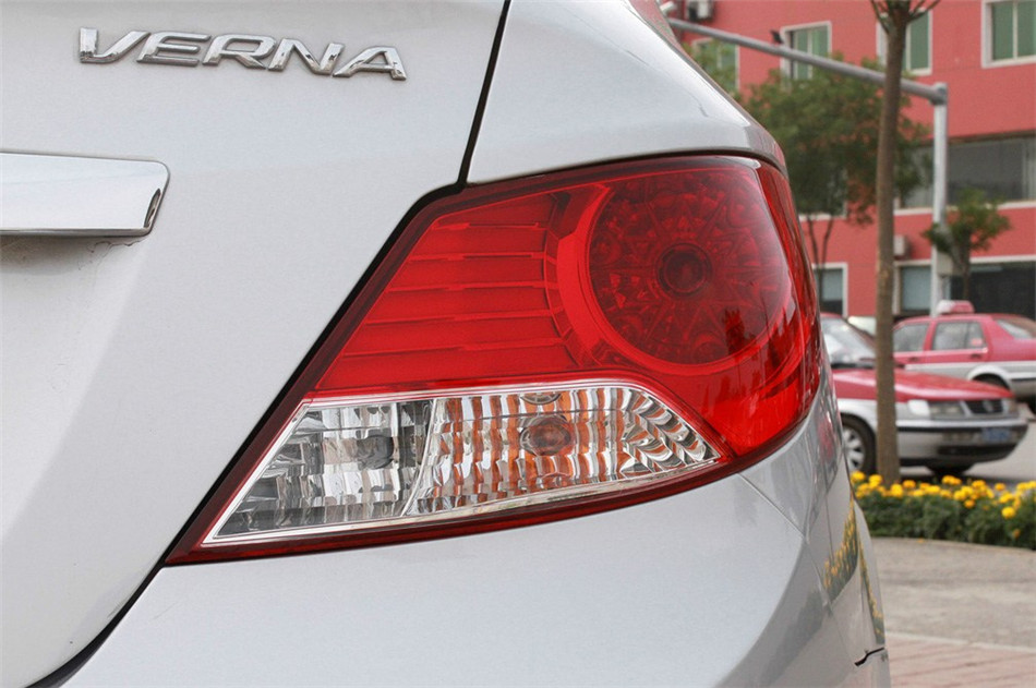 2010款北京现代瑞纳1.6GLS自动