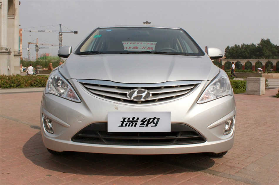 2010款北京现代瑞纳1.6GLS自动