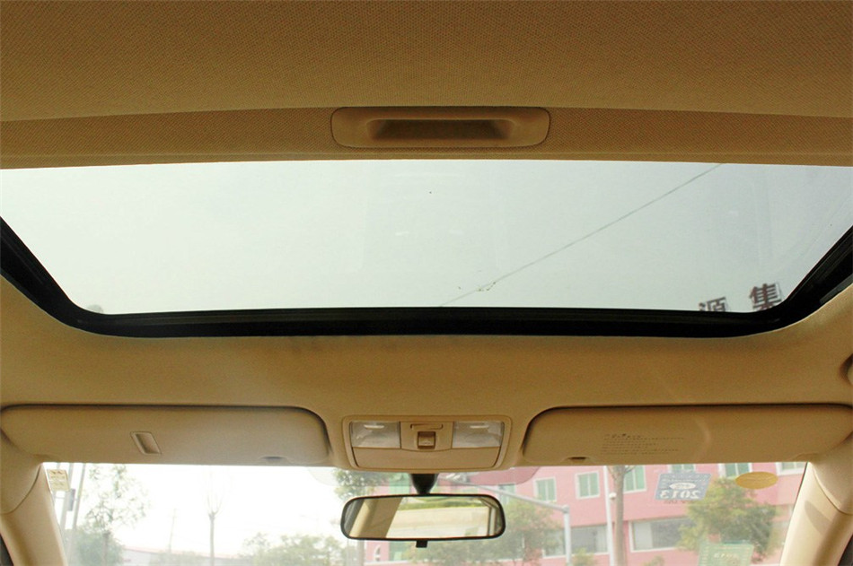 2010款北京现代瑞纳1.6GLS自动