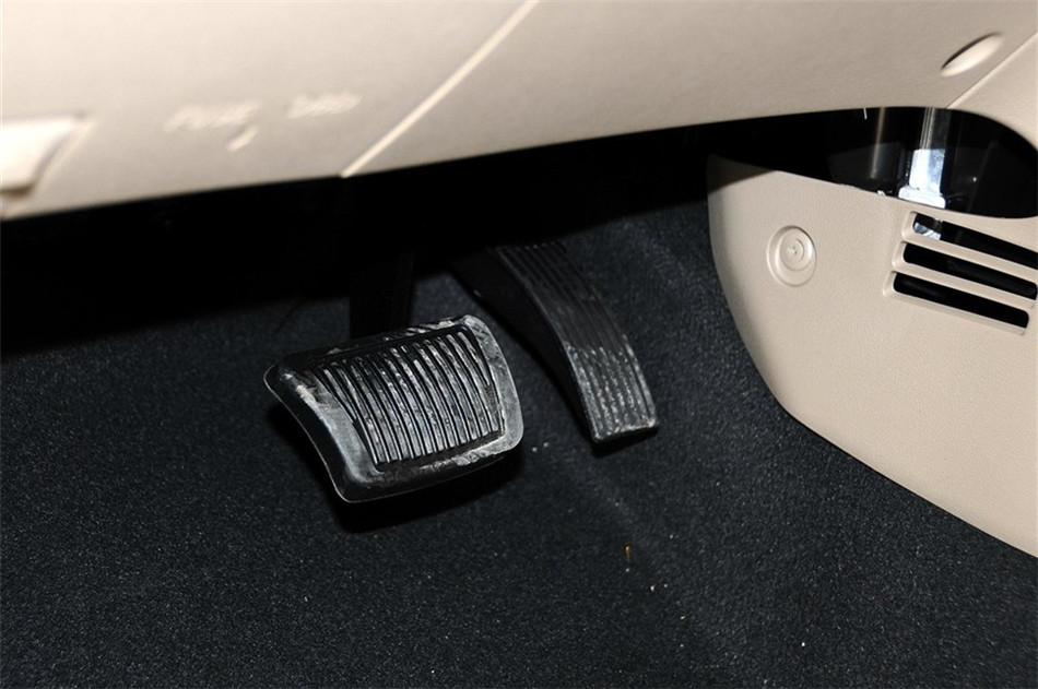 瑞纳三厢 2014款 1.4L AT 领先型