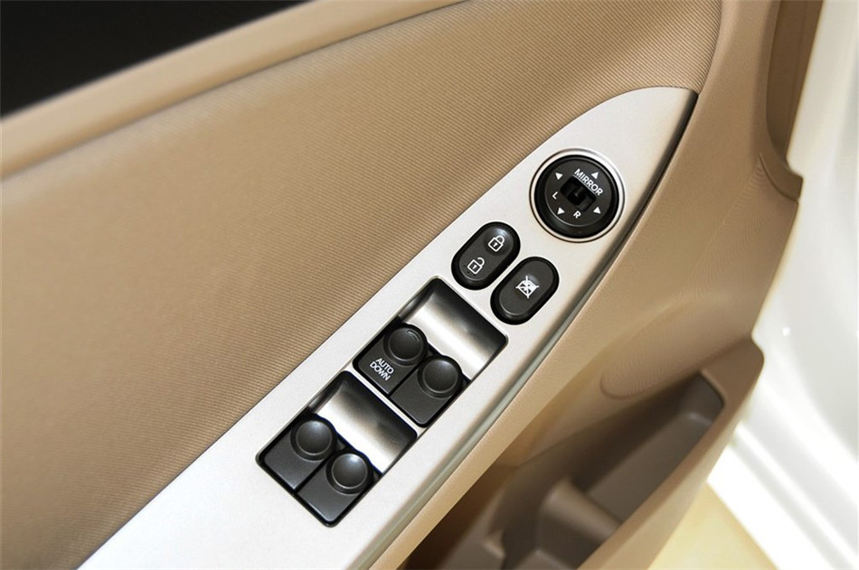 瑞纳三厢 2014款 1.4L AT 领先型