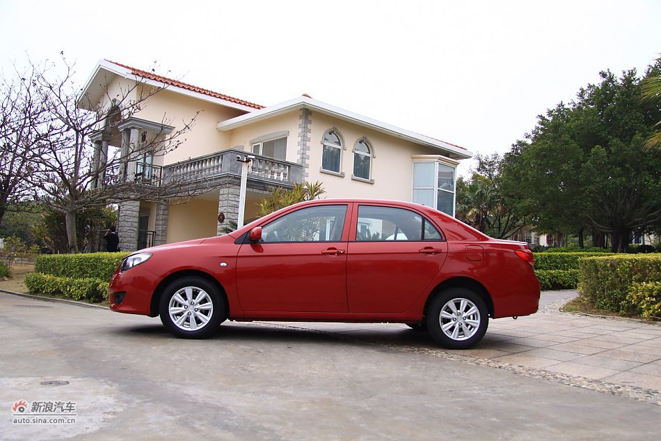 比亚迪L3外观实拍图
