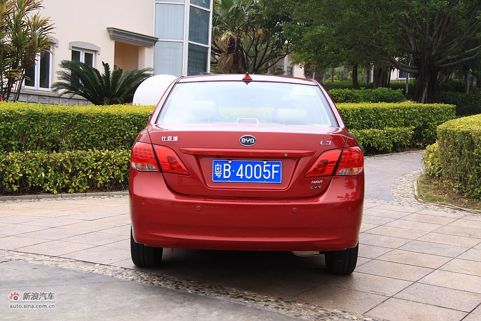 比亚迪L3外观实拍图