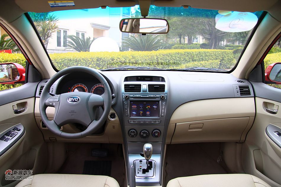 比亚迪L3内饰实拍图