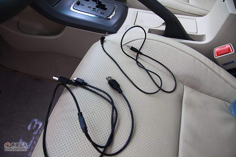 比亚迪L3内饰细节实拍图