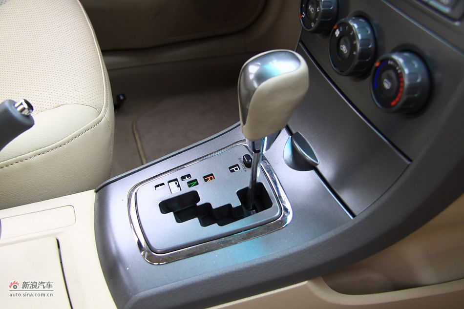 比亚迪L3内饰细节实拍图