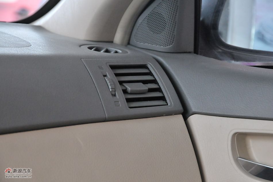 比亚迪L3内饰