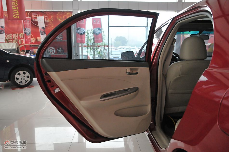 比亚迪L3内饰