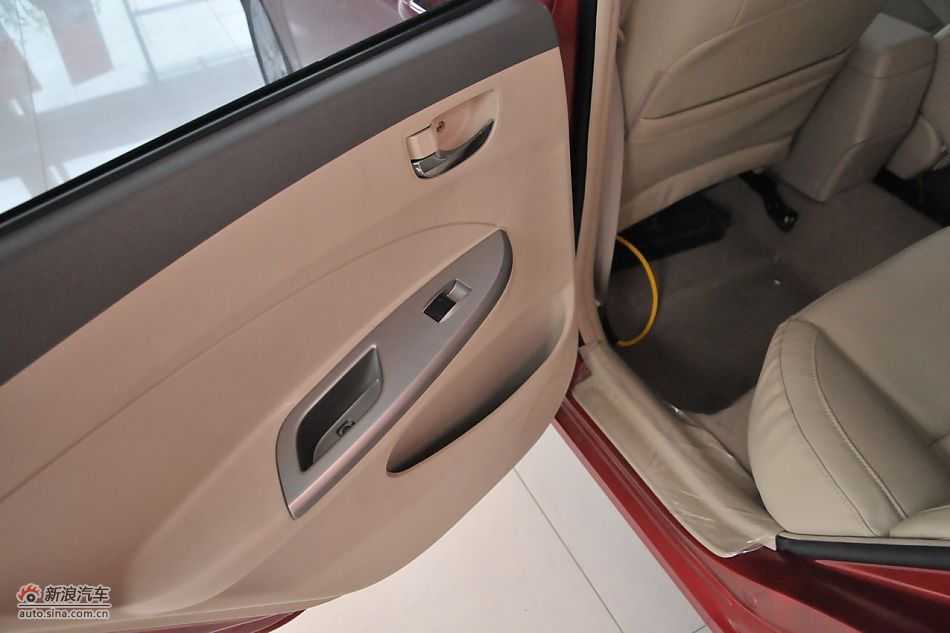 比亚迪L3内饰