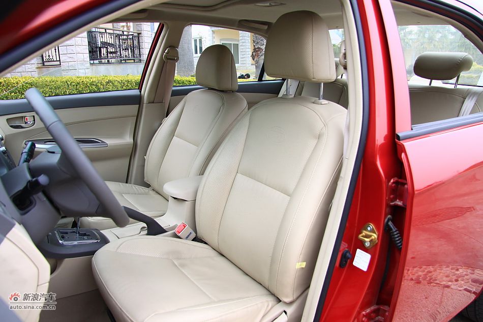 比亚迪L3内饰细节实拍图