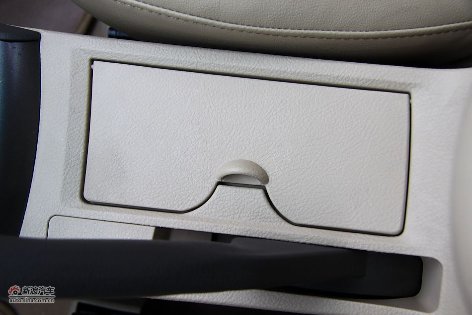 比亚迪L3内饰细节实拍图