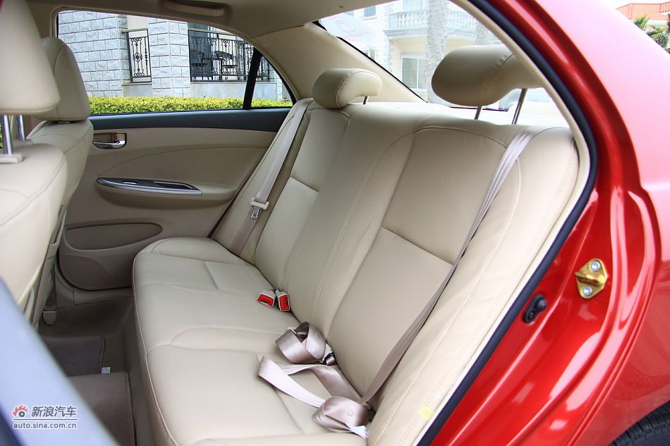 比亚迪L3内饰细节实拍图