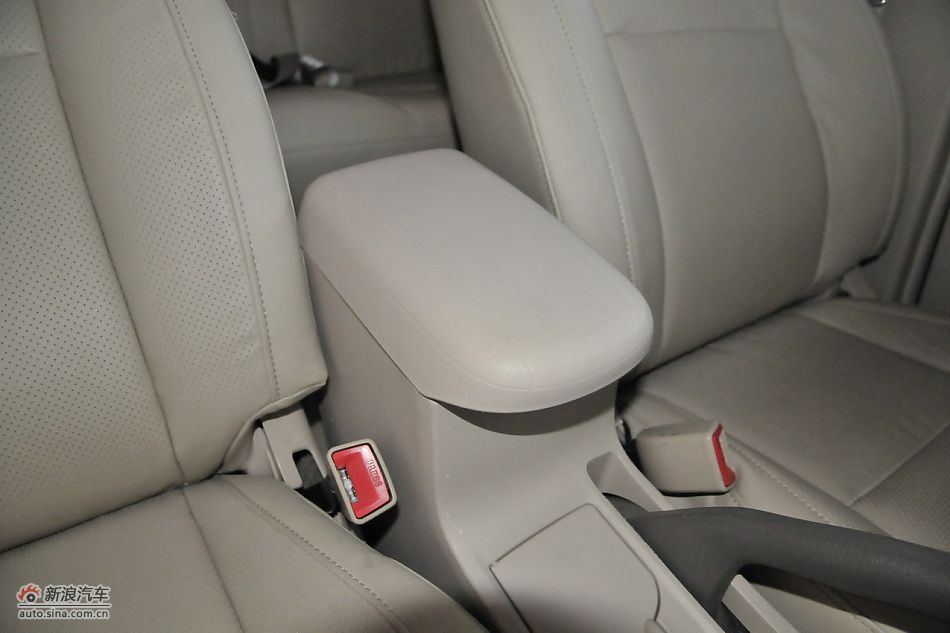 比亚迪L3内饰