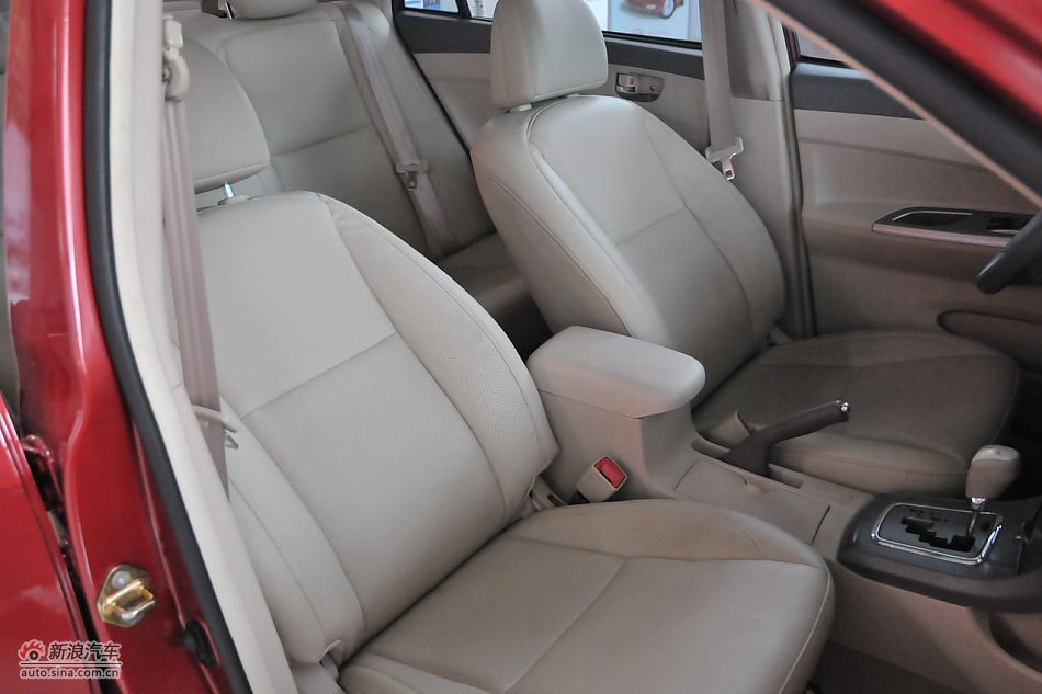 比亚迪L3内饰