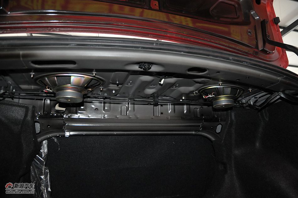 比亚迪L3后备箱