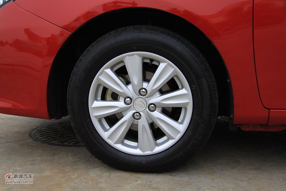 比亚迪L3外观细节实拍图