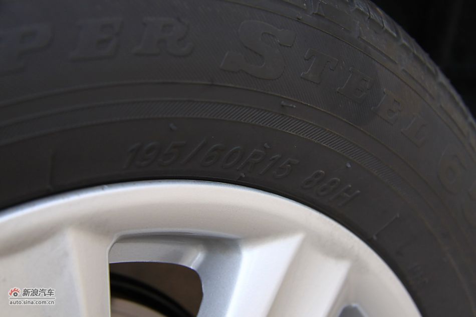 比亚迪L3外观细节实拍图