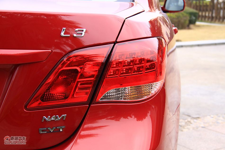 比亚迪L3外观细节实拍图