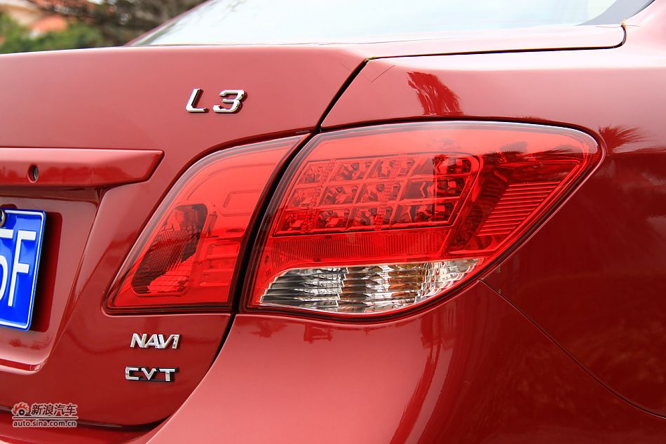 比亚迪L3外观细节实拍图
