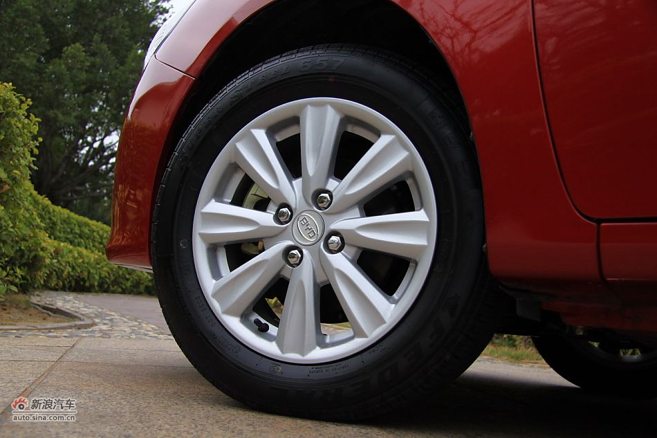 比亚迪L3外观细节实拍图