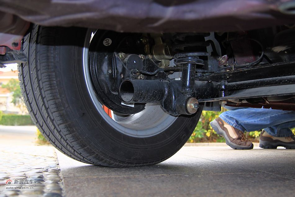 比亚迪L3悬挂实拍图