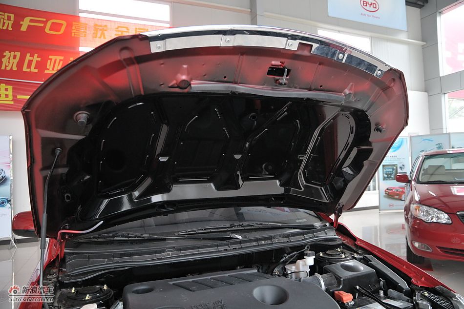 比亚迪L3发动机舱