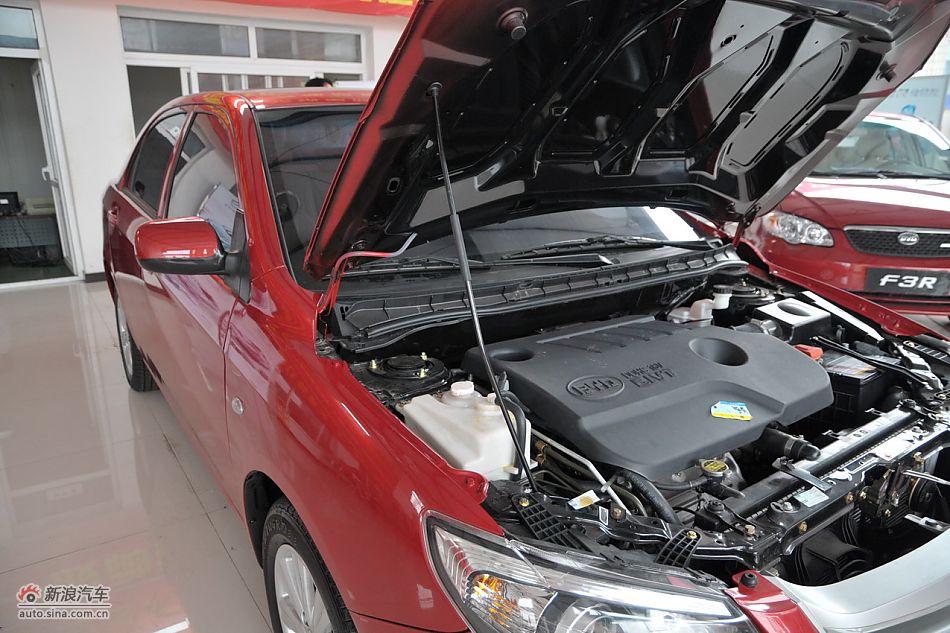 比亚迪L3发动机舱