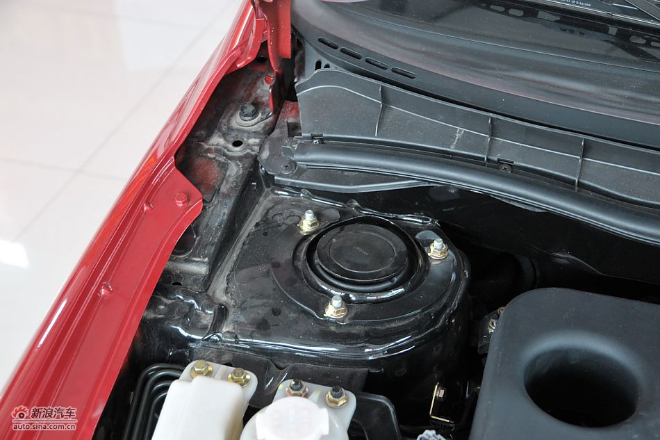 比亚迪L3发动机舱