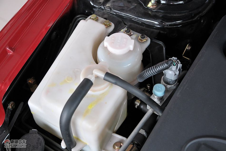 比亚迪L3发动机舱