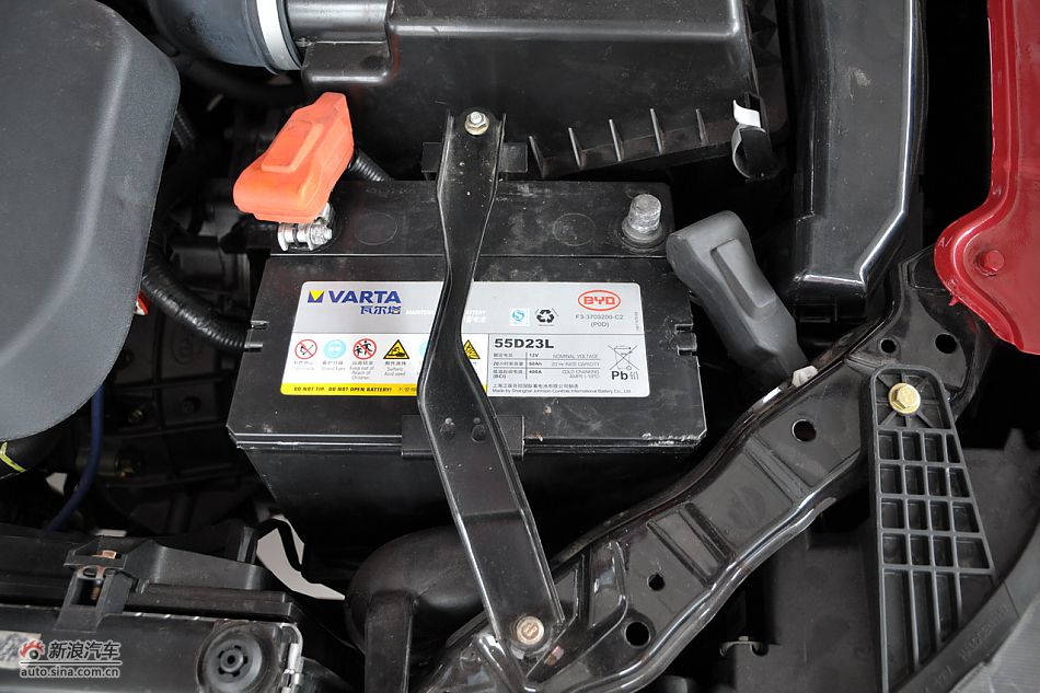 比亚迪L3发动机舱