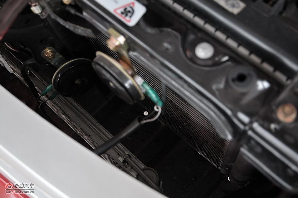 比亚迪L3发动机舱
