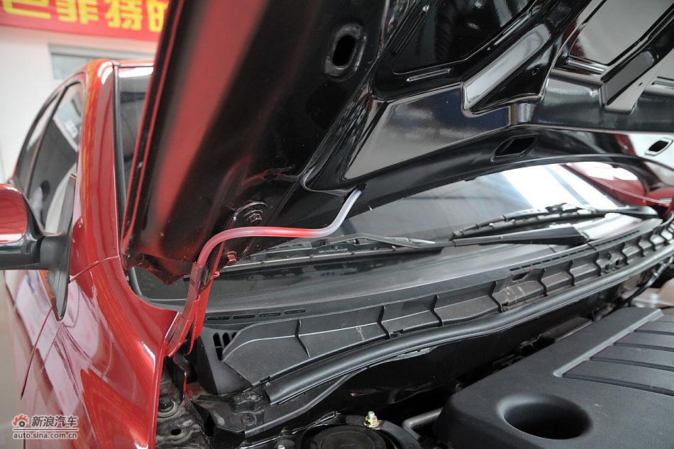比亚迪L3发动机舱