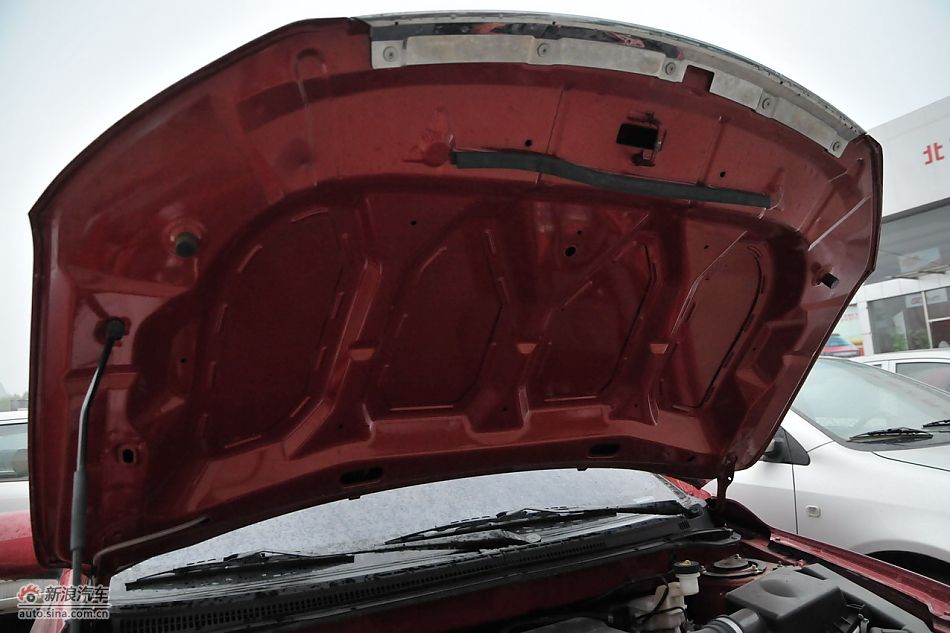 发动机舱盖无隔音棉