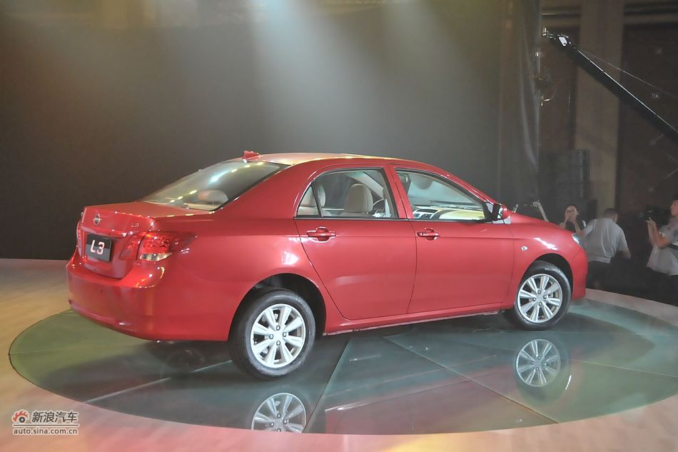 比亚迪L3上市现场图