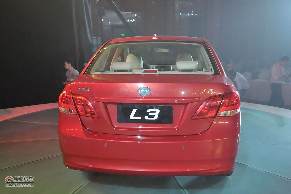 比亚迪L3上市现场图