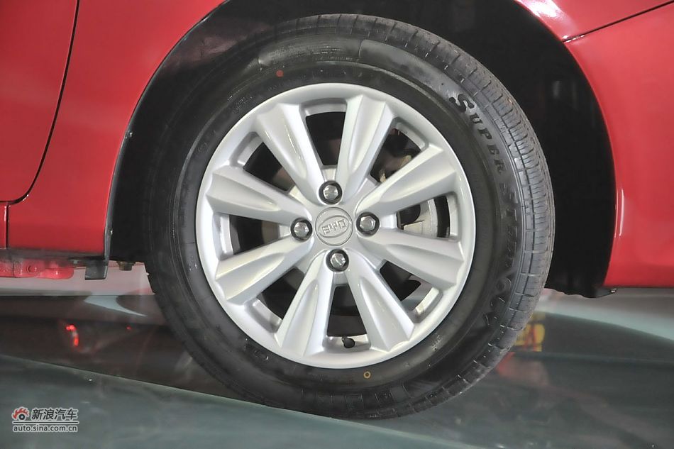 比亚迪L3上市现场图