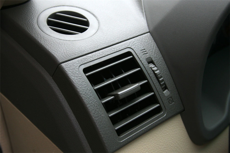 L3 2012款 1.8L CVT 尊贵型 内饰