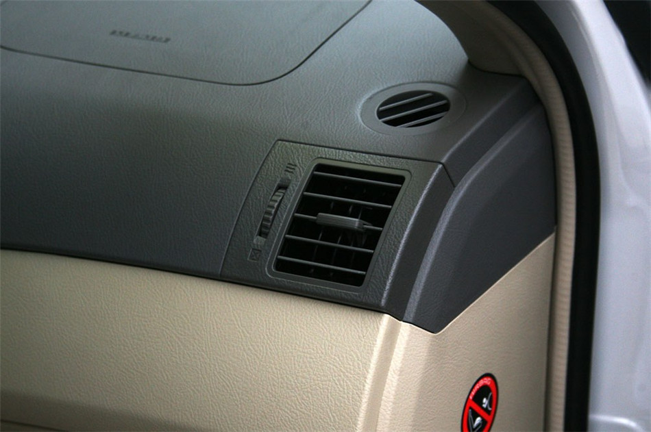 L3 2012款 1.8L CVT 尊贵型 内饰